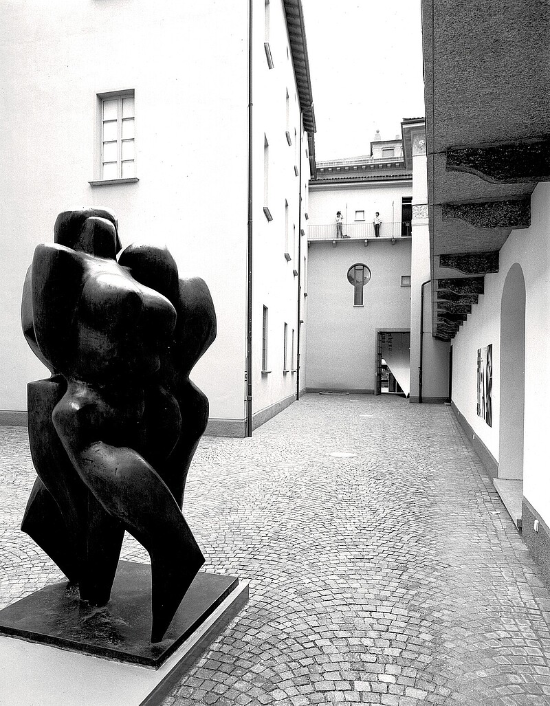 Skulptur Tre Streghe gross (1986) von Bildhauer Max Weiss, Bild 5 von 7