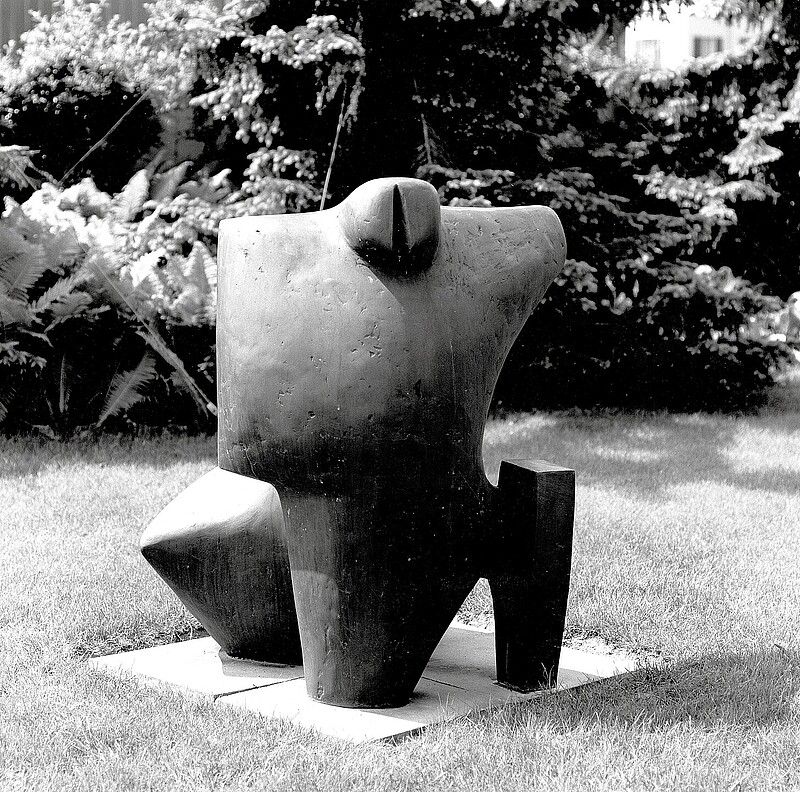 Skulptur Kentaur (1978) von Bildhauer Max Weiss
