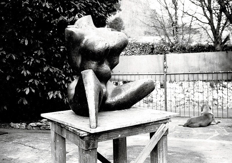 Skulptur La Rossa (1983) von Bildhauer Max Weiss