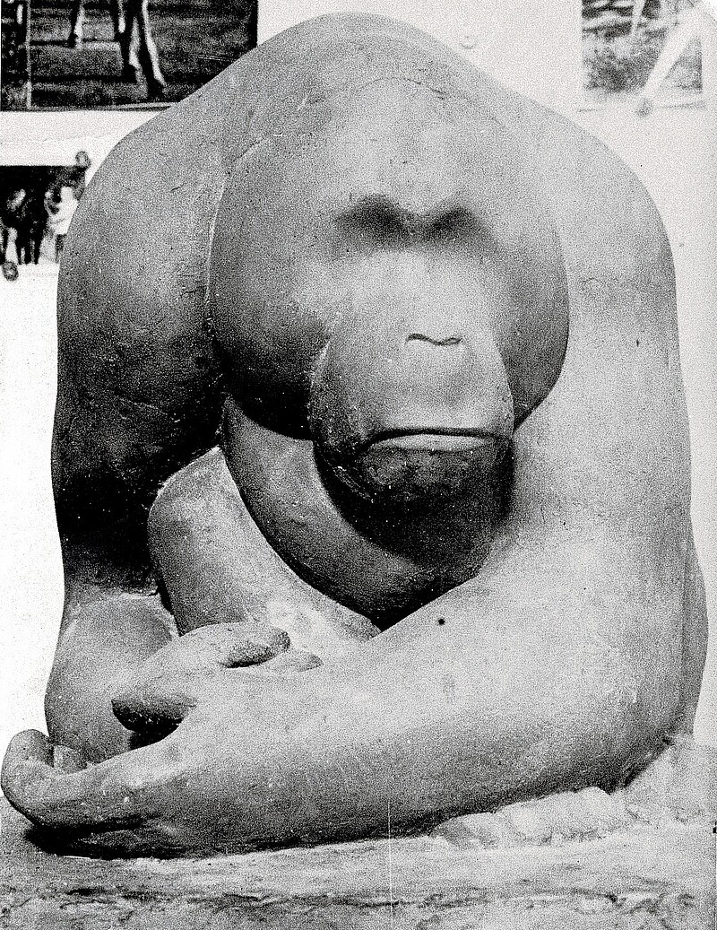 Skulptur Orangutan (1944) von Bildhauer Max Weiss