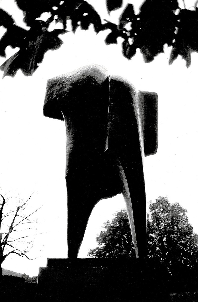 Skulptur Minotaurus (1987) von Bildhauer Max Weiss, Bild 1 von 13