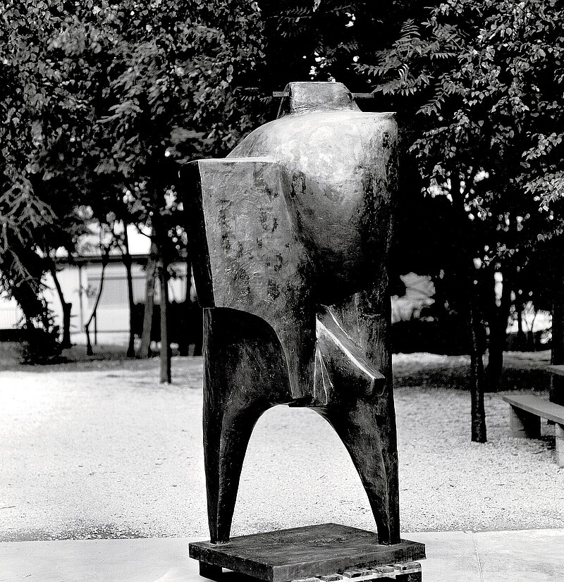 Skulptur Minotaurus (1987) von Bildhauer Max Weiss, Bild 2 von 13