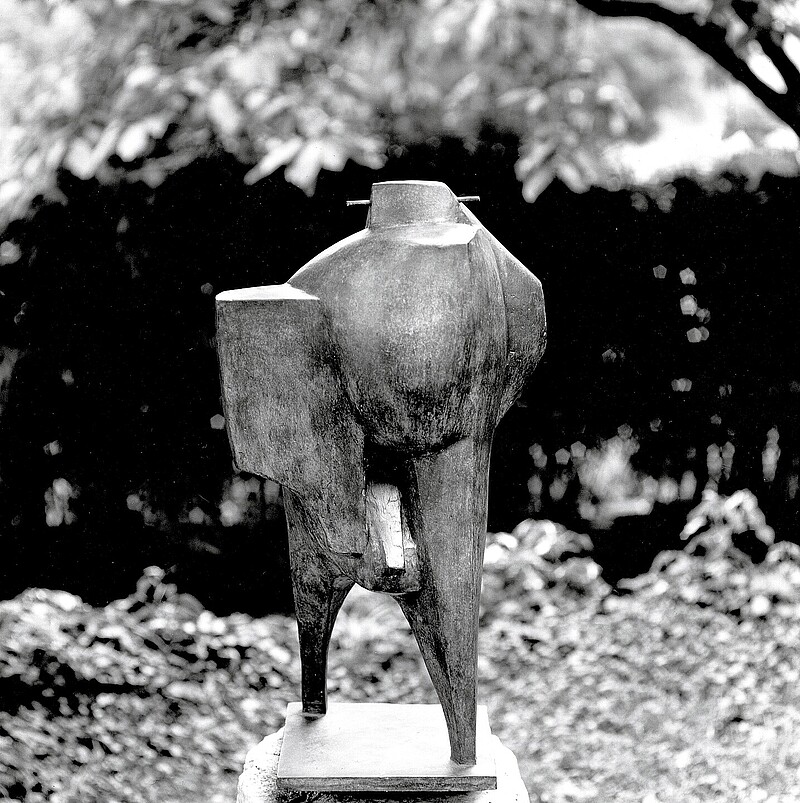 Skulptur Minotaurus (1987) von Bildhauer Max Weiss, Bild 4 von 13