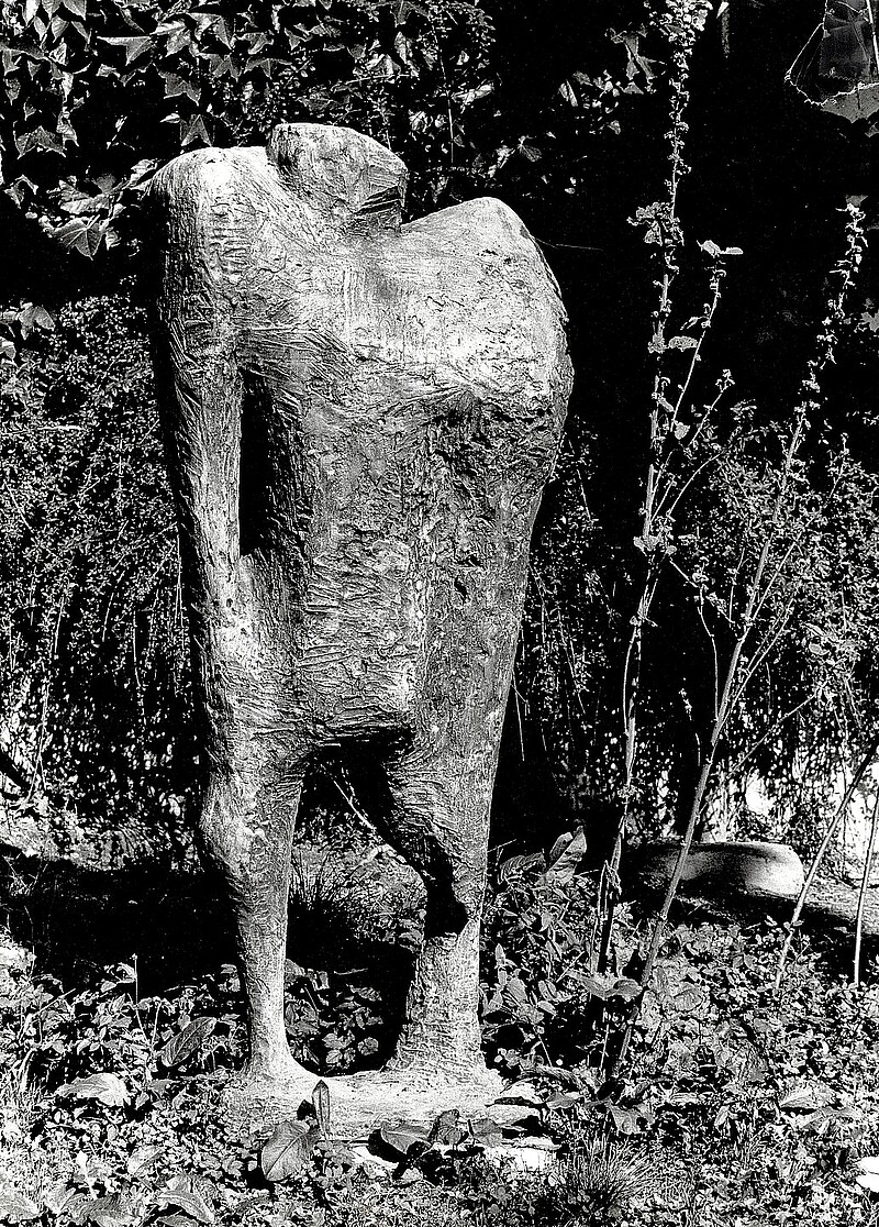 Skulptur Koloss (1963) von Bildhauer Max Weiss, Bild 2 von 3
