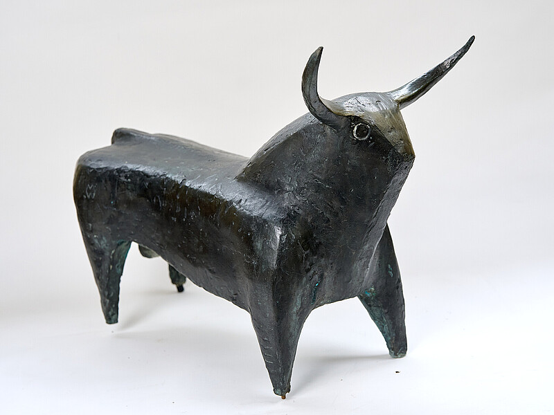 Skulptur Stier (1957) von Bildhauer Max Weiss, Bild 3 von 5