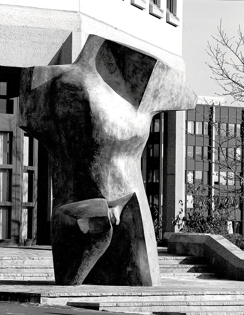 Skulptur Prometheus (1982) von Bildhauer Max Weiss, Bild 6 von 9