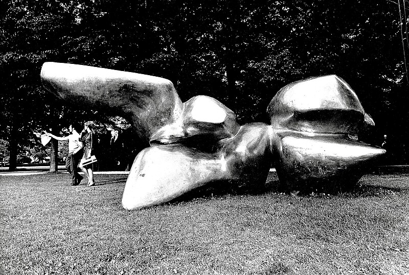 Skulptur Grosse Steppenfigur  L 460 (1970) von Bildhauer Max Weiss, Bild 4 von 12