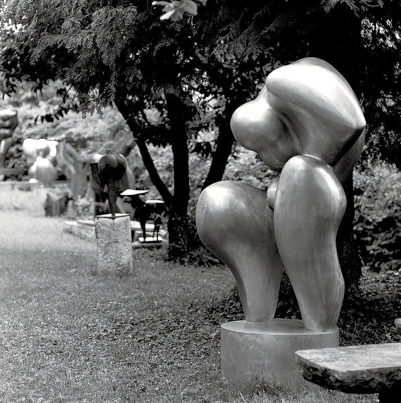 Skulptur Grosse Bacchantin (1974) von Bildhauer Max Weiss, Bild 6 von 8
