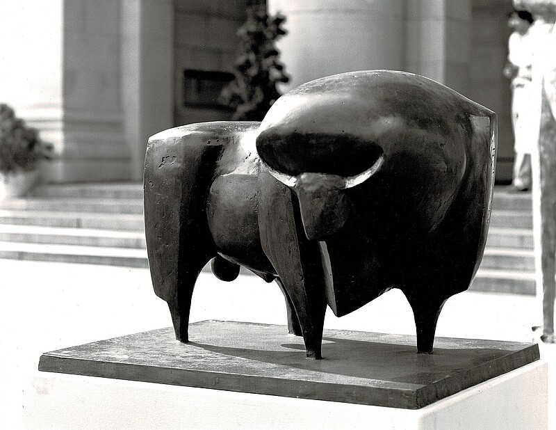 Skulptur Toro Stier (1984) von Bildhauer Max Weiss, Bild 5 von 6