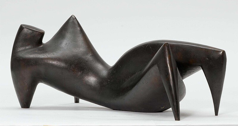 Skulptur Kleine Liegende (1958) von Bildhauer Max Weiss, Bild 3 von 4