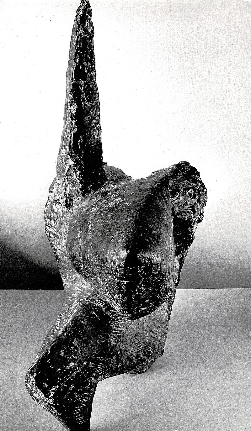 Skulptur Ozeanide (1962) von Bildhauer Max Weiss, Bild 2 von 3