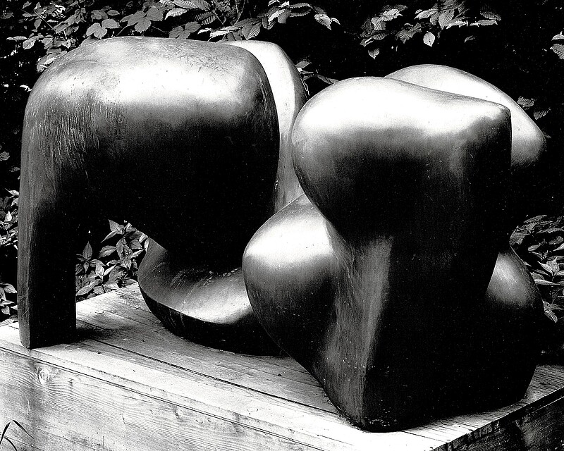Skulptur Zweiteilige Figur (1973) von Bildhauer Max Weiss, Bild 3 von 3