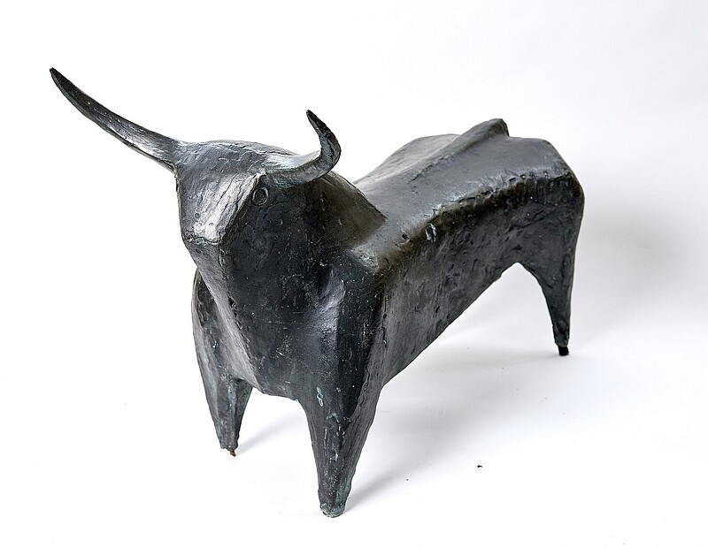 Skulptur Stier (1957) von Bildhauer Max Weiss