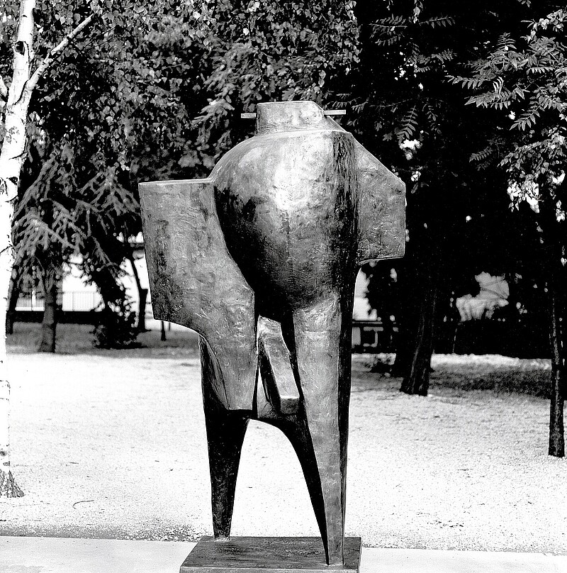 Skulptur Minotaurus (1987) von Bildhauer Max Weiss, Bild 6 von 13
