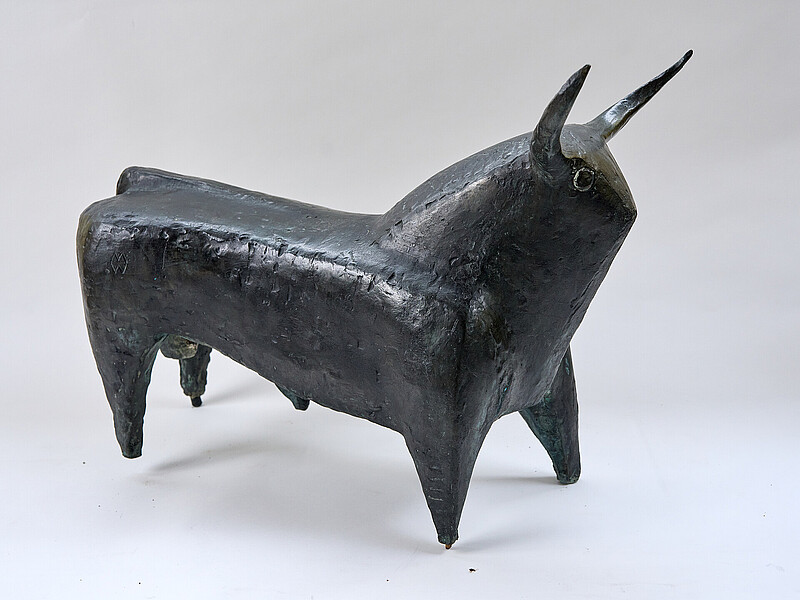 Skulptur Stier (1957) von Bildhauer Max Weiss, Bild 4 von 5
